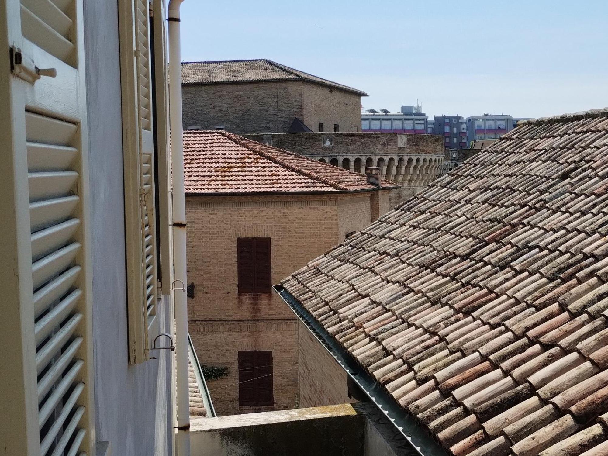 Palazzo Cavalletti - Appartamenti Nel Cuore Di Senigallia Exterior photo